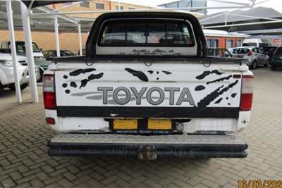  2003 Toyota Hilux 