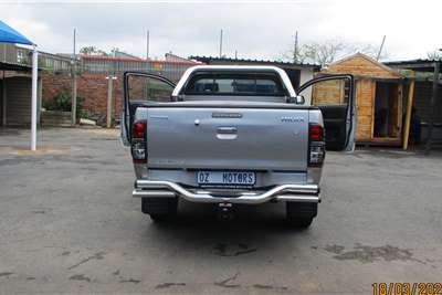  2015 Toyota Hilux Hilux 3.0D-4D Xtra cab Raider Legend 45