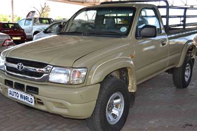  2003 Toyota Hilux single cab 