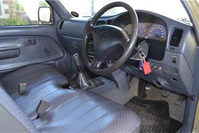  2002 Toyota Hilux single cab 