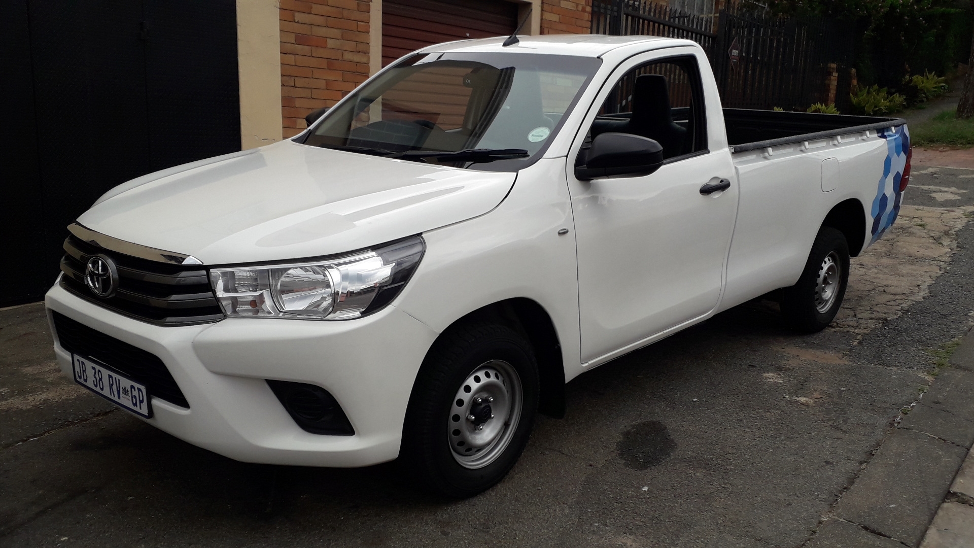 Toyota Hilux single cab HILUX 2.4 GD-6 SR P/U S/C for sale in Gauteng ...