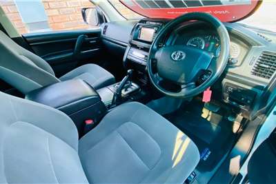 2017 Toyota Land Cruiser 200 LAND CRUISER 200 V8 4.5D GX A/T