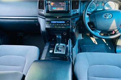  2017 Toyota Land Cruiser 200 LAND CRUISER 200 V8 4.5D GX A/T