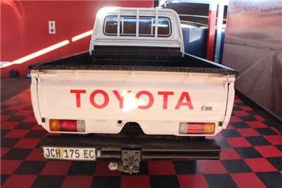  2004 Toyota Land Cruiser 70 series 4.2D