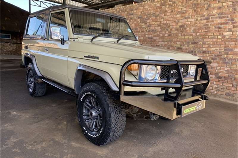 Toyota land cruiser 76