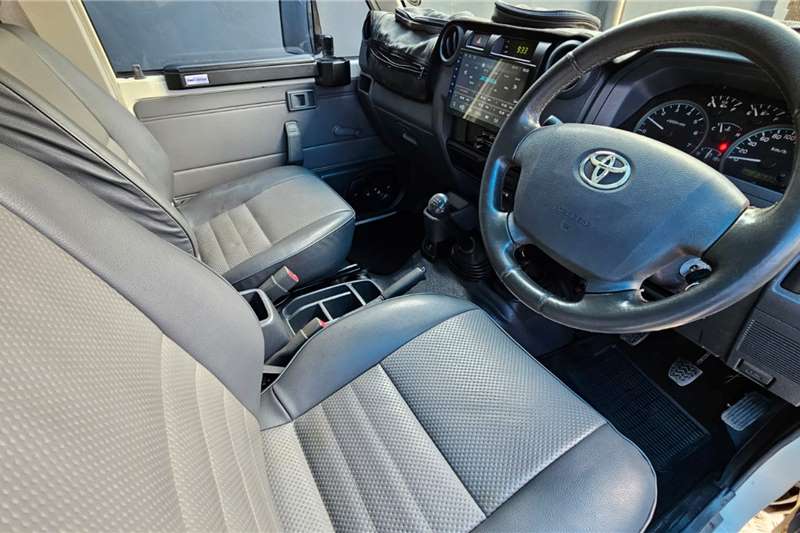 2011 Toyota Land Cruiser 79