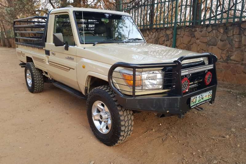 Toyota Land Cruiser 79 single cab Cars for sale in South Africa priced between 300k and 350k ...