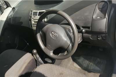  2011 Toyota Yaris Yaris 1.0