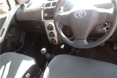  2011 Toyota Yaris Yaris 1.3 5-door T3