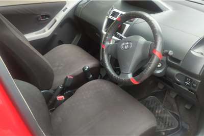  2012 Toyota Yaris Yaris 1.3 5-door T3+