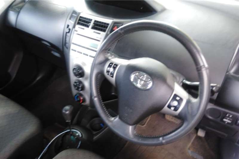 Used 2011 Toyota Yaris 5 door Zen3