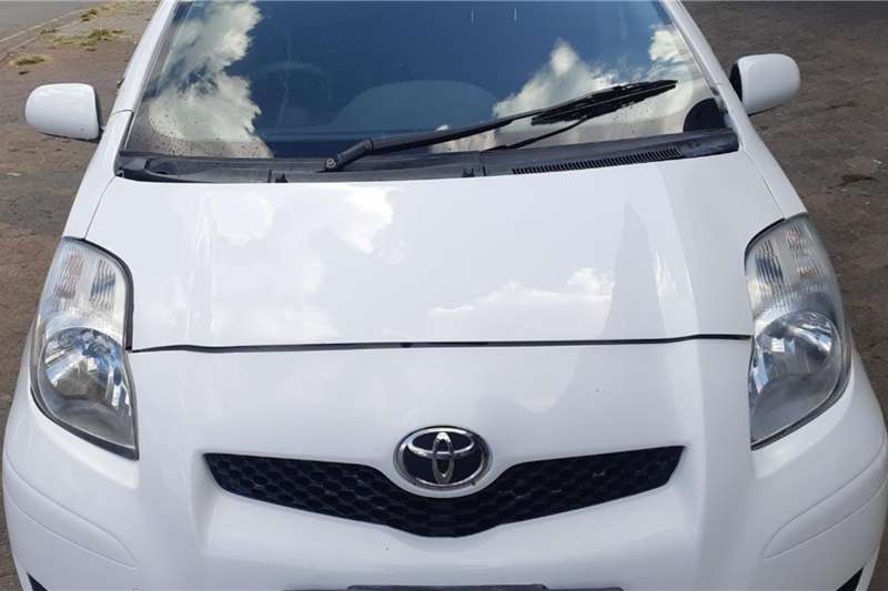 Toyota Yaris hatch YARIS 1.5 Xi 5Dr 2011