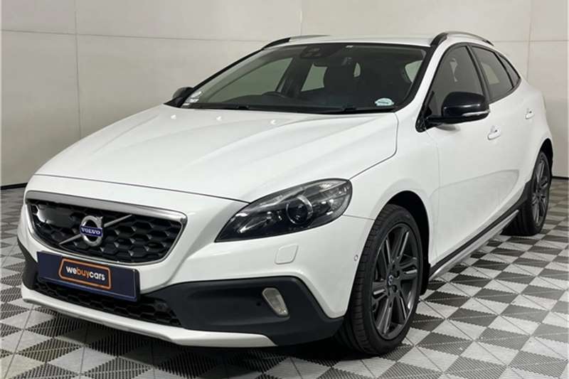 Used 2016 Volvo V40 Cross Country D3 Momentum