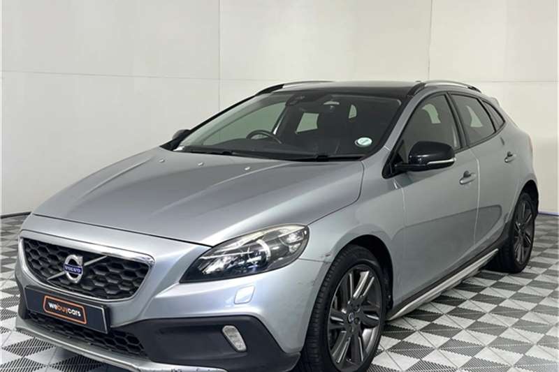 Used Volvo V40 Cross Country D4 Momentum