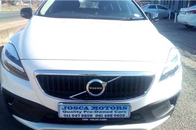  2019 Volvo V40 Cross Country V40 Cross Country T4 Momentum auto