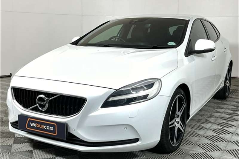 Used 2017 Volvo V40 D4 Momentum