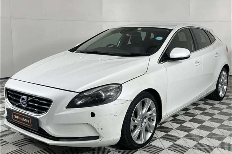 Volvo V40 T3 Excel 2014