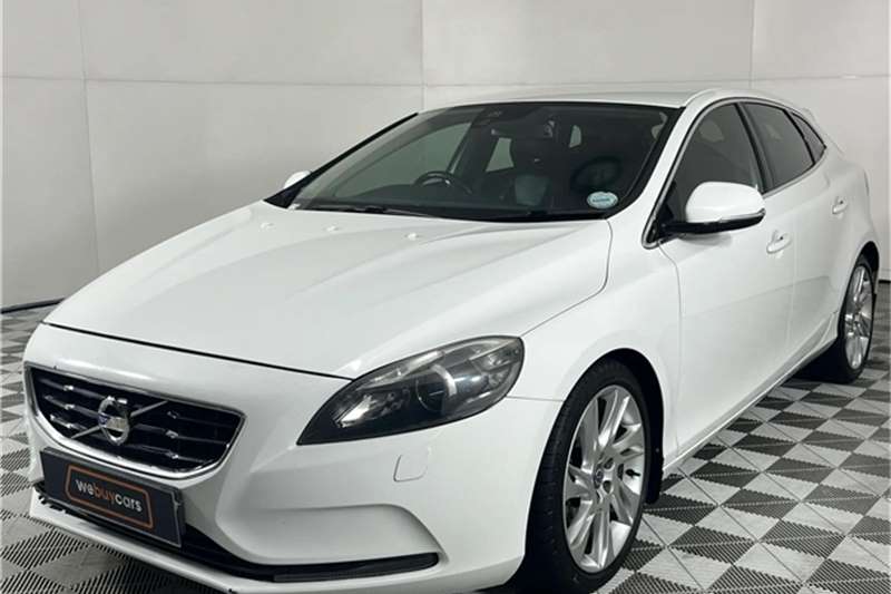 Used 2014 Volvo V40 T4 Excel auto