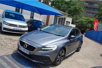 Used 2017 Volvo V40 T4 Excel auto