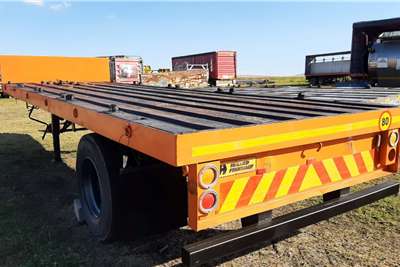 Henred Semi Trailer Agricultural trailers