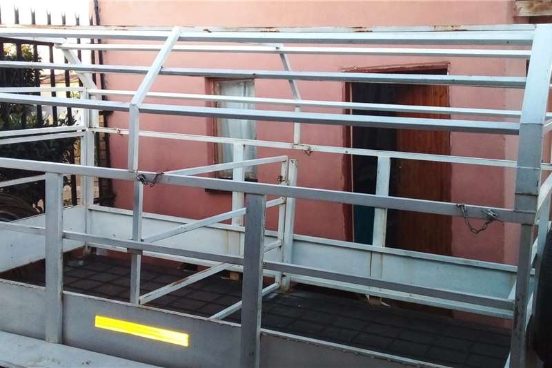 Livestock trailers 3.5 by 1.9 meter trailer suitable for livestock Agricultural trailers