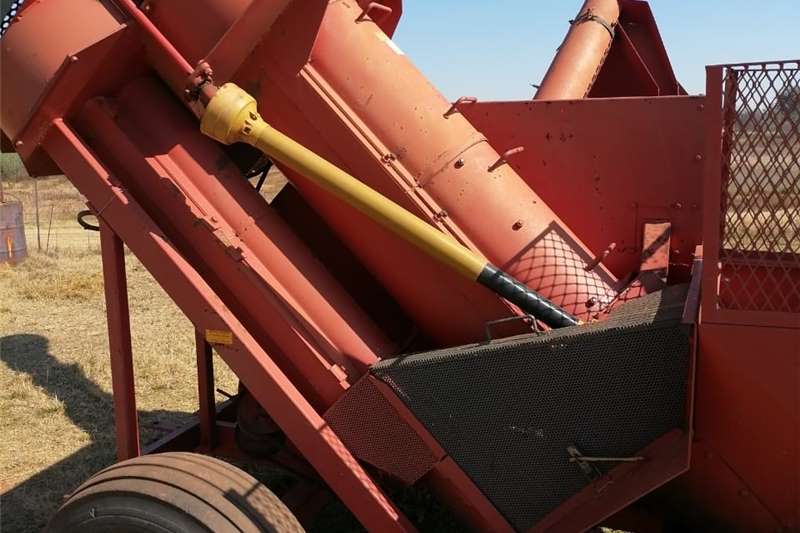 Grain harvesters AGRI TECH STROPER / HARVESTER Harvesting equipment