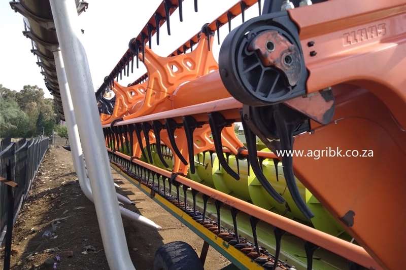 Grain headers Claas MaxFlex 930 Harvesting equipment