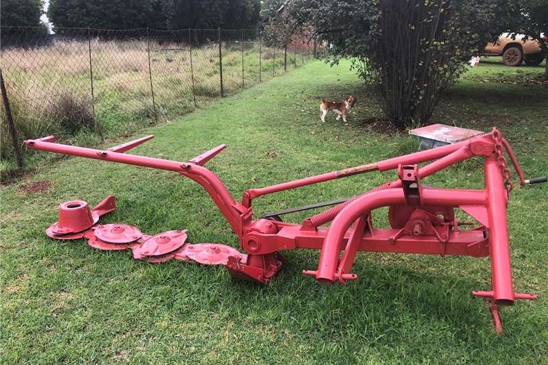 Disc mowers Kuhn Toll Snyer Haymaking and silage