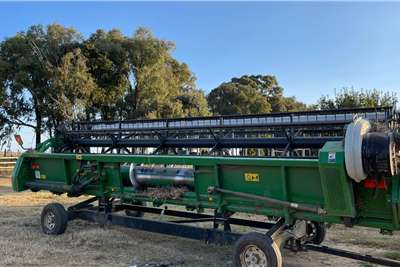 John Deere John Deere 625 Flex met Windreel Harvesting equipment