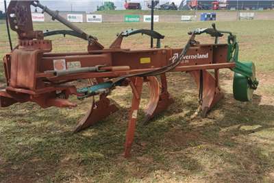 Kverneland 3 shear auto reset plough Tillage equipment