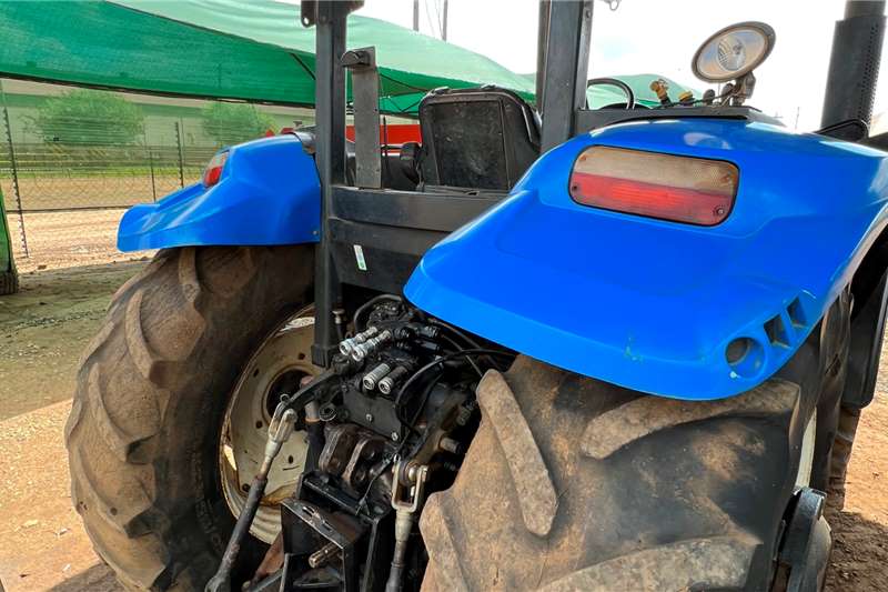 New Holland 4WD tractors T6050 Tractor Tractors
