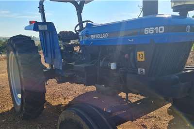 New Holland 6610 with roof Tractors