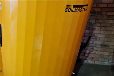 New Soilmaster 2m³ vertical feed mixers