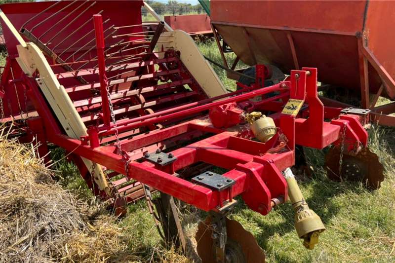 Other Forage harvesters ASM Grondboon Uithaler met Sy Aflewering Harvesting equipment