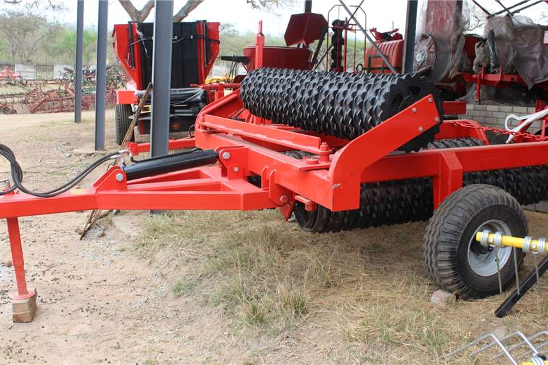 Other Viraks AlliKat 6m Hydraulic roller Planting and seeding equipment