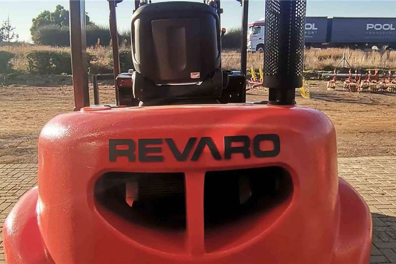 Other Other tractors Revaro AT35D All Terrain 3.5 Ton Diesel Forklift Tractors