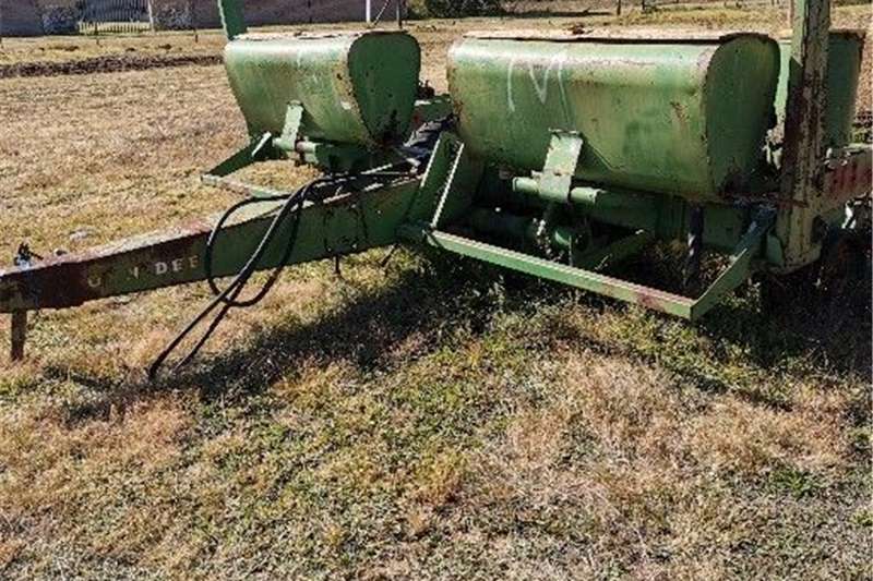 Row planters Used John Deere 7000 3 Row maize planter Not in wo Planting and seeding equipment