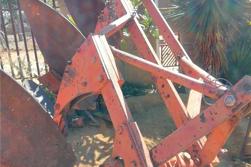 Ploughs Ploughs for sale, 3 skare.  Two of them available. Tillage equipment