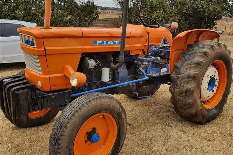 2WD tractors Fiat 650 tractor, good condition.to 1971 Rear tyre Tractors