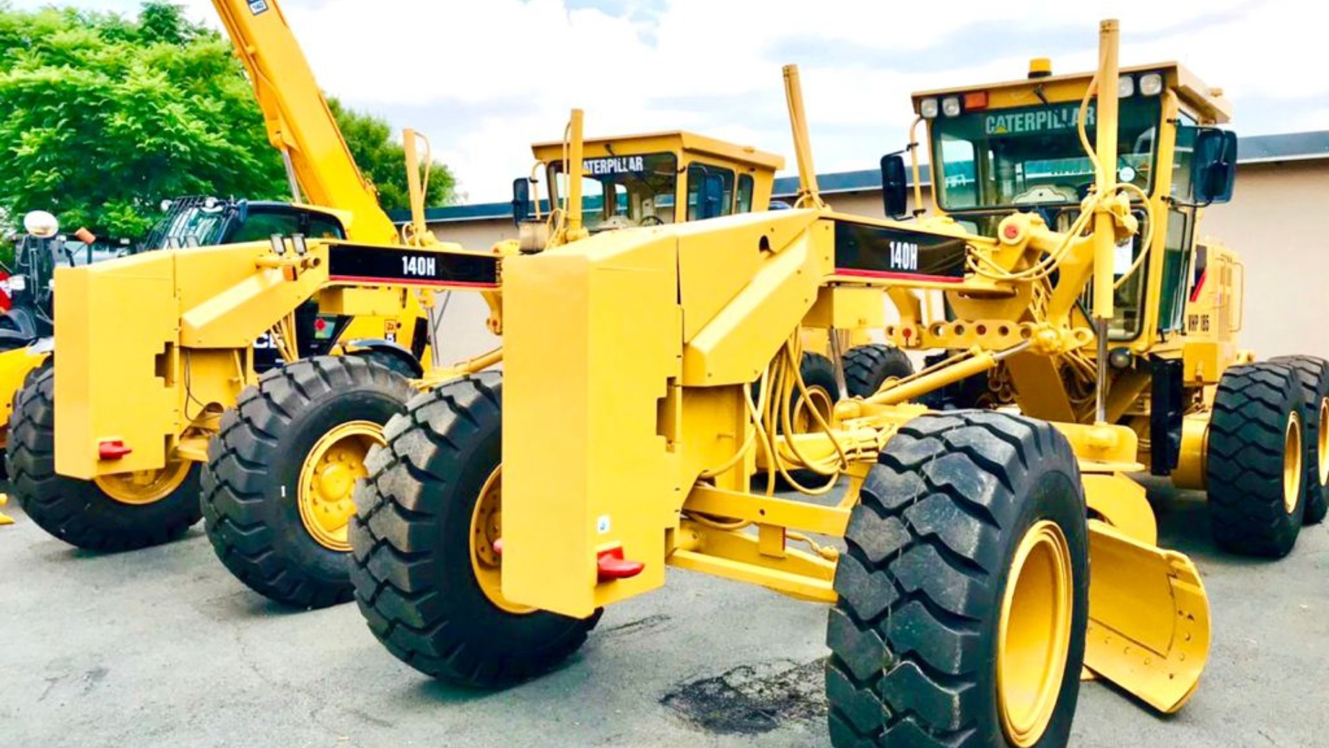 caterpillar-140g-grader-graders-machinery-for-sale-in-gauteng-on-truck