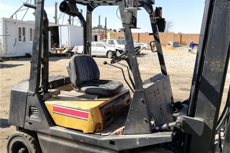 Forklifts Forklifts Machinery For Sale In Western Cape R 40 000 On Truck Trailer