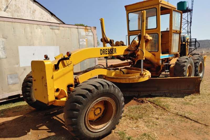 Graders Machinery For Sale In South Africa On Truck Trailer