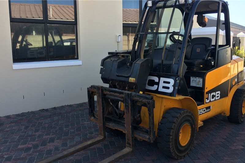 Forklifts Machinery For Sale In South Africa With A Maximum Of 15000 Hours Worked On Truck Trailer