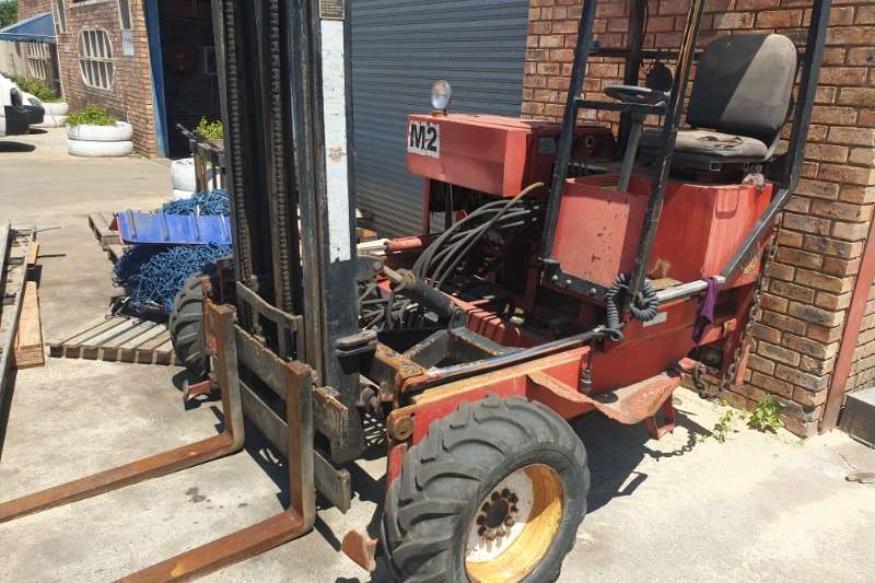 2008 Moffet Moffett Forklift Good Working Order R165000 Plus V Diesel Forklift Forklifts Machinery For Sale In Eastern Cape R 165 000 On Truck Trailer