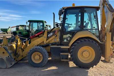 2017 Caterpillar  428F2