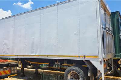 2014 Afrit  AFRIT BOX TRAILER WITH RATCLIFF