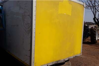 CONTAINER  CLOSED 4 X 2 MTR