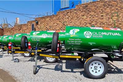 Custom Fuel tanker Tanker
trailer 1000 Liters bowser Trailers