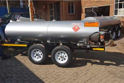 Custom Fuel tanker Tanker
trailer 2000 Liters bowser Trailers