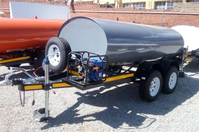 Custom Fuel tanker Tanker
trailer 3000 Liters bowser Trailers